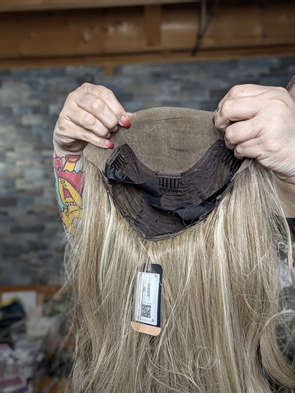 Emmie 02 Wig Standard Cap - Picture 3 of 3